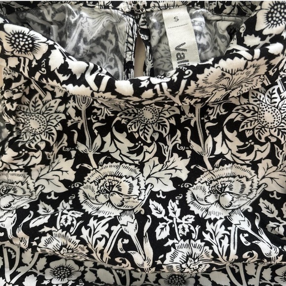 Boho Black White Floral Halter Top Sleeveless High Neck Summer Festival Blouse - Picture 4 of 5